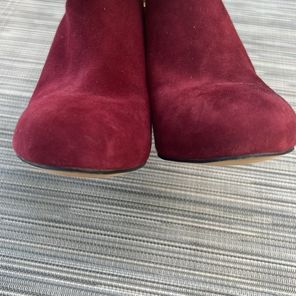 MICHAEL Michael Kors Suede Crocodile-Embossed Ankle Booties Merlot Size 8 - Picture 8 of 11